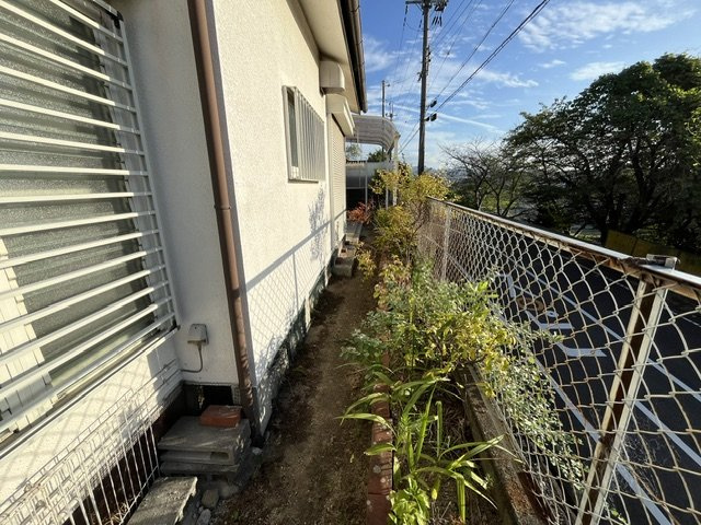 不動ヶ丘町貸家のバルコニー