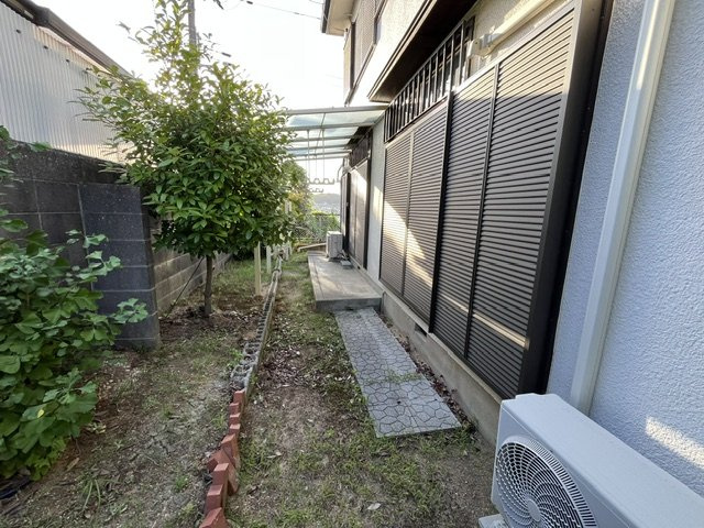不動ヶ丘町貸家の庭