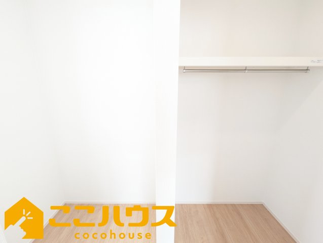 宜野湾市嘉数2丁目　新築戸建て　全8棟　H号棟の収納|大容量のウォークインクローゼット
