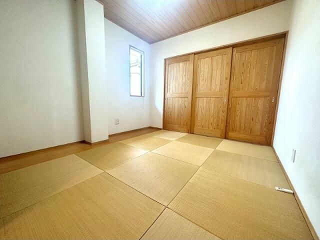 足立区本木倉庫付き戸建の寝室