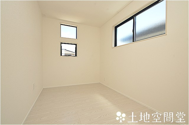 若葉2丁目2期2号地の子供部屋|2階　洋室5.0帖