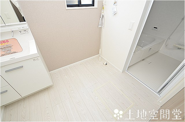 若葉2丁目2期2号地の洗面所
