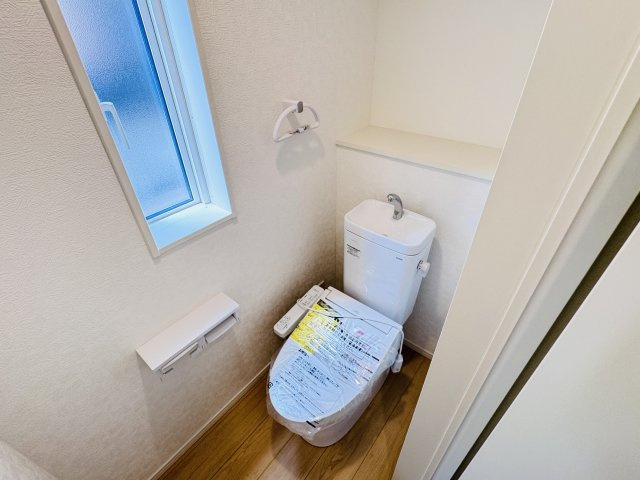 我孫子市寿２丁目新築戸建【我孫子第一小学校：6分】のトイレ|温水洗浄暖房便座つきトイレ