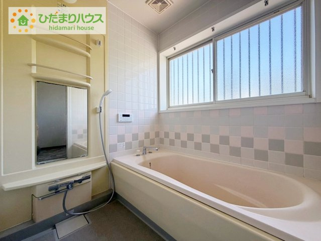日立市久慈町2丁目　中古戸建の浴室|大人が足を伸ばしても十分な広さ！一人でゆっくりくつろぐ時間も大切です！