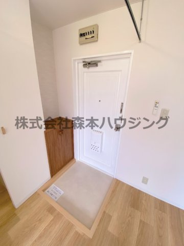 【玄関】 | 　忍ヶ丘マンション | きれいな玄関です