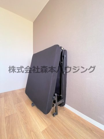 【設備】 | 　忍ヶ丘マンション | ※希望者に家具（折り畳みベッド）設備サービス！