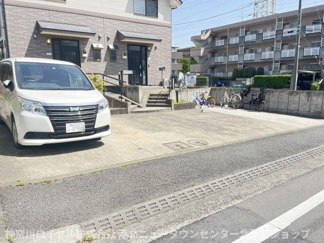 【駐車場】