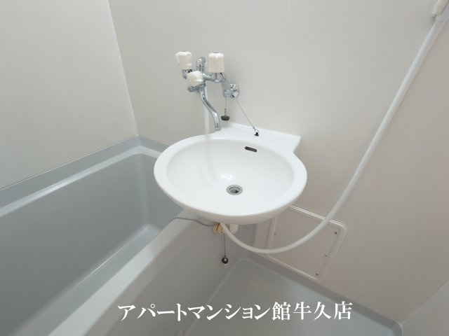レオパレス牛久シンエイの浴室