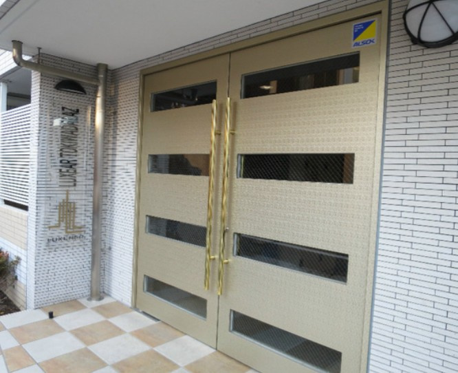 ルクシェール常盤台AZのエントランス