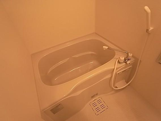 神戸市中央区日暮通４丁目の賃貸マンションの浴室