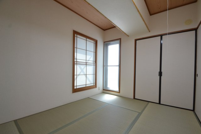 神戸市灘区寺口町の賃貸マンションの居間・リビング