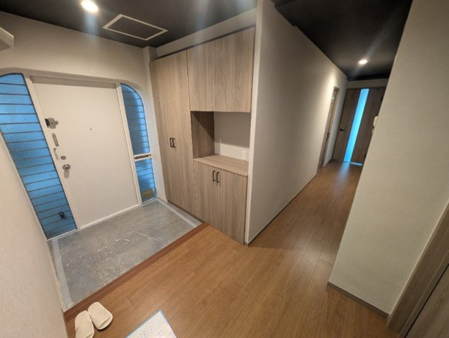 神戸市東灘区岡本６丁目の賃貸マンションの玄関