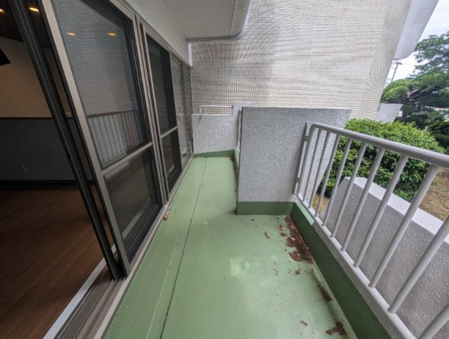 神戸市東灘区岡本６丁目の賃貸マンションのバルコニー