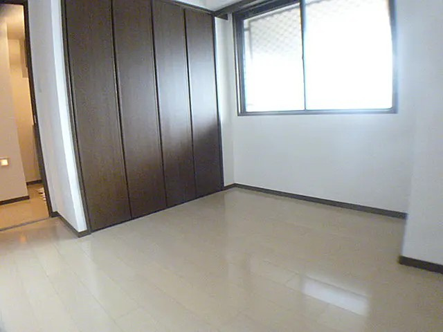 アーデンコート住吉川の居間・リビング