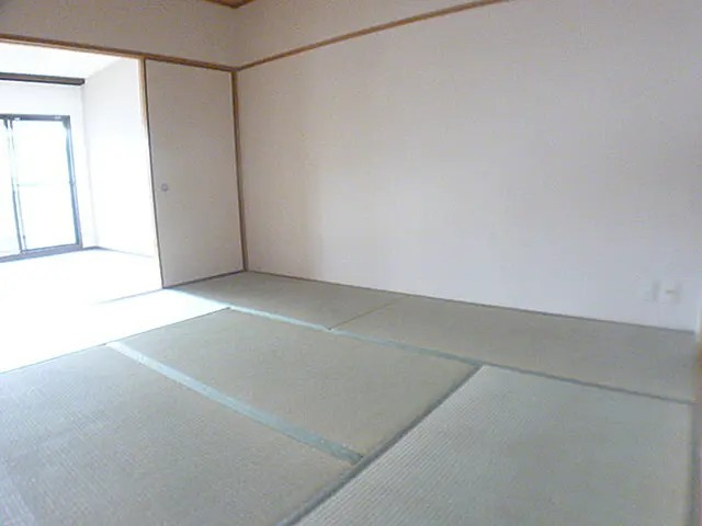 アーデンコート住吉川の居間・リビング