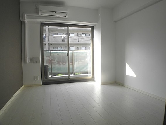 神戸市東灘区深江北町１丁目の賃貸マンションの居間・リビング