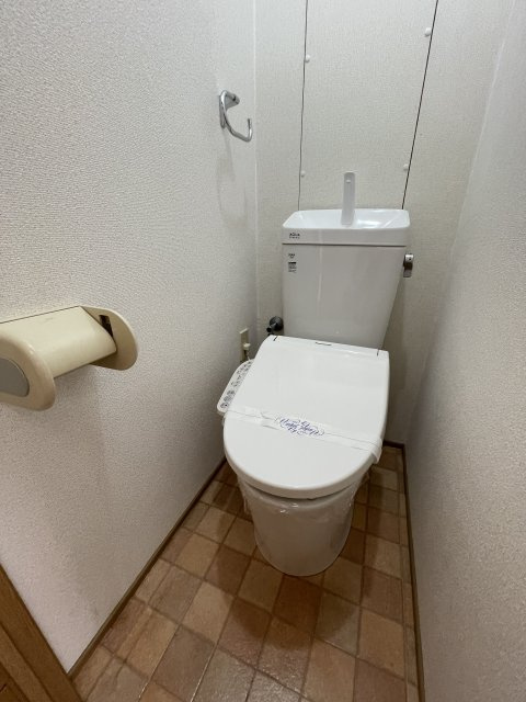 神戸市中央区二宮町１丁目のアパートのトイレ