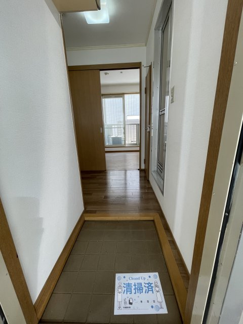 神戸市中央区二宮町１丁目のアパートの玄関