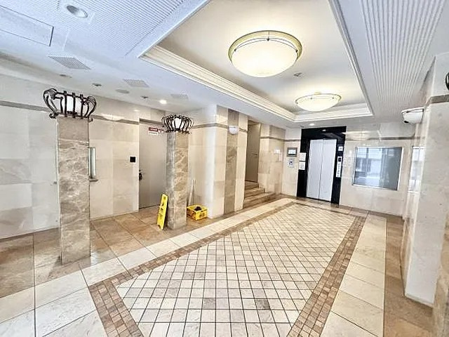 プレサンス神戸駅前グランツのロビー
