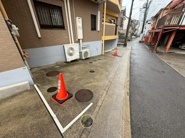 神戸市中央区下山手通９丁目の賃貸マンションの駐車場