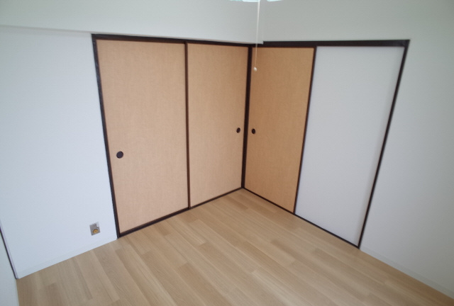 神戸市東灘区魚崎中町１丁目の賃貸マンションの収納
