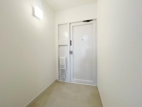 神戸市中央区熊内町１丁目の賃貸マンションの玄関