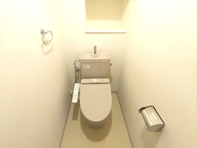 神戸市東灘区鴨子ケ原３丁目の賃貸マンションのトイレ