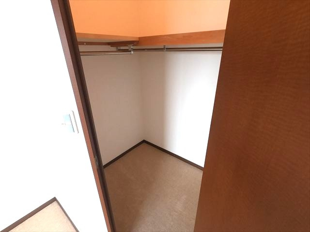 神戸市東灘区鴨子ケ原３丁目の賃貸マンションの収納