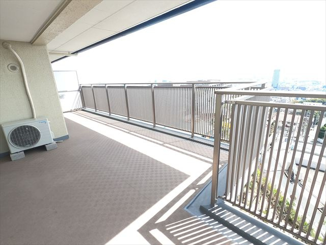 神戸市東灘区鴨子ケ原３丁目の賃貸マンションのバルコニー