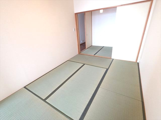 神戸市東灘区鴨子ケ原３丁目の賃貸マンションの居間・リビング