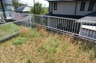 神戸市東灘区住吉山手８丁目のアパートのバルコニー