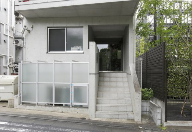GALAND桜新町のエントランス