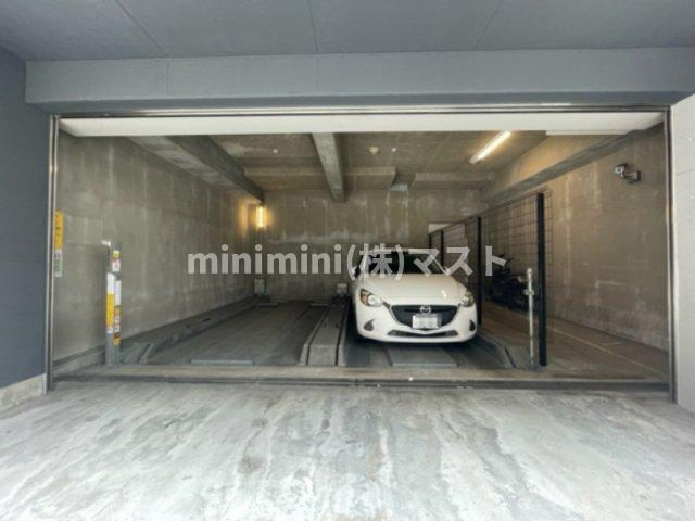 アーバネックス大手前の駐車場