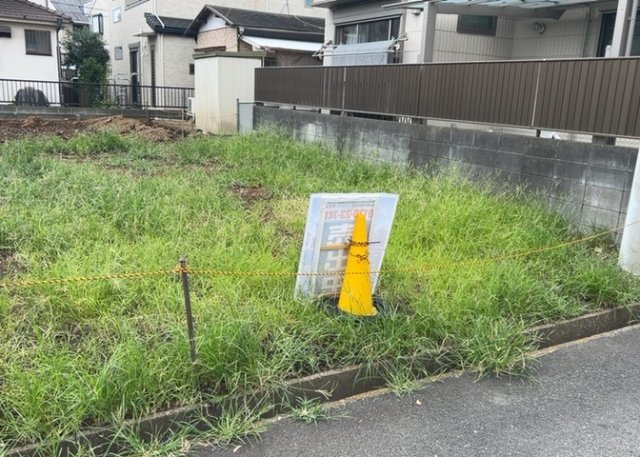 【駐車場】 | 駐車場と明記されていても、最小スペースでつくられた駐車場だと大型車は駐車できなかったり、出入りしにくくなったりする可能性があります。お車のサイズと購入したい物件の駐車場のサイズを現地で確認しましょう。