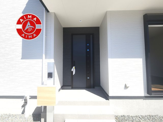 福岡市西区今宿東3丁目第18-1棟（1号棟）の玄関|おでかけの時も帰った時も、「我が家」を最初に感じでもらえる素敵な空間に。