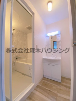 【洗面所】 | 　山本マンション | ゆったりとスペースのある洗面所
