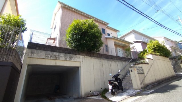 川辺郡猪名川町つつじが丘３丁目の中古一戸建の外観