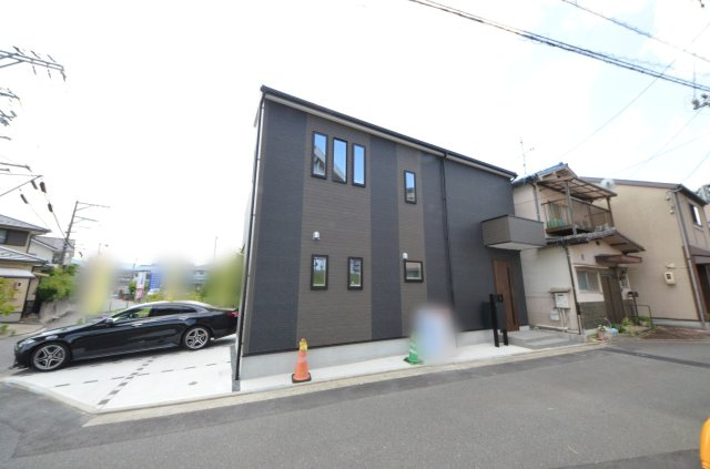 中山南二丁目の外観|JR矢賀駅徒歩15分
角地で解放感あります