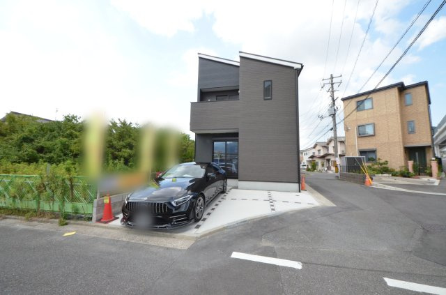 中山南二丁目の駐車場|JR矢賀駅徒歩15分
車種により駐車2台可能です