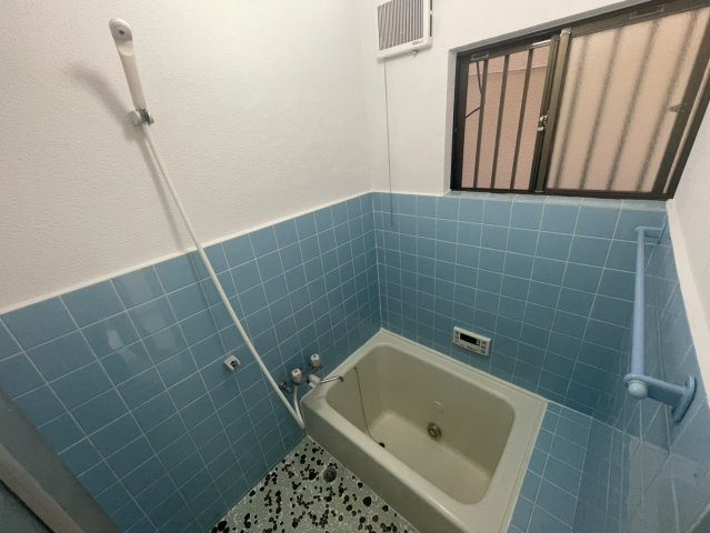 北白川仕伏町貸家の浴室
