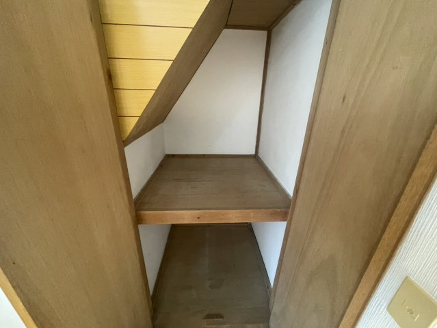 北白川仕伏町貸家の収納