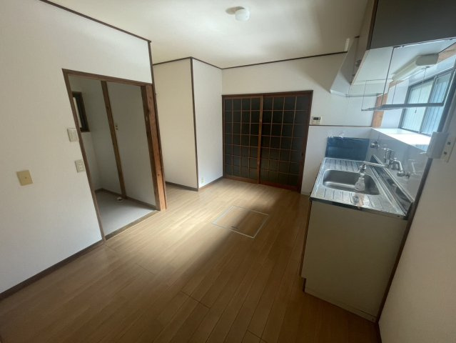 北白川仕伏町貸家の居間・リビング