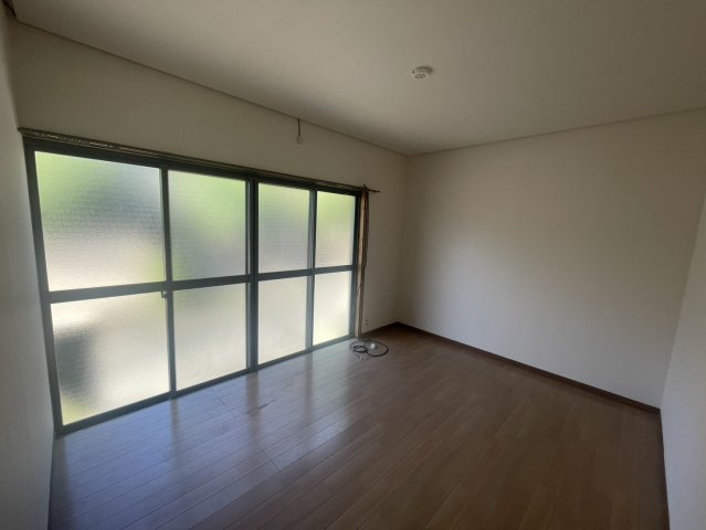 北白川仕伏町貸家の洋室