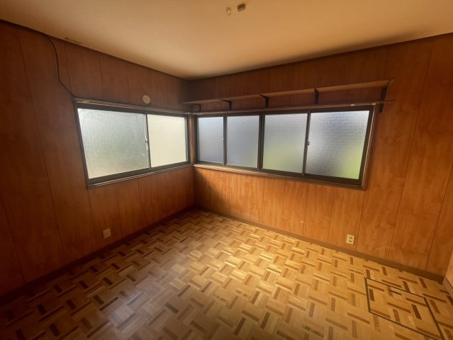 北白川仕伏町貸家の洋室
