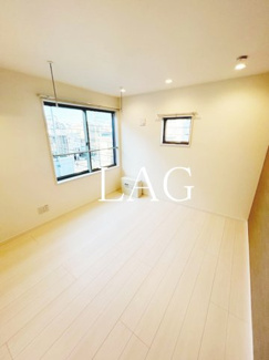 【居間・リビング】 | ＬＩＦＥ　ＴＯＷＮ　ＡＯＴＯ | 洋室のお部屋です。