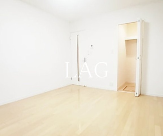 【居間・リビング】 | ソレアード松戸 | 洋室のお部屋です。