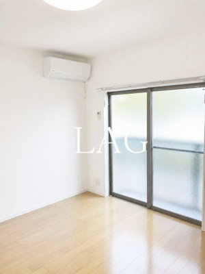 【居間・リビング】 | リロアン新松戸 | 洋室のお部屋です。