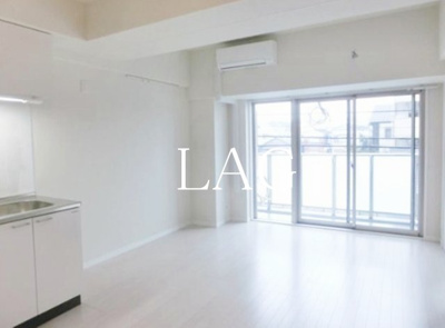 【居間・リビング】 | セレーノ六町 | 洋室のお部屋です。