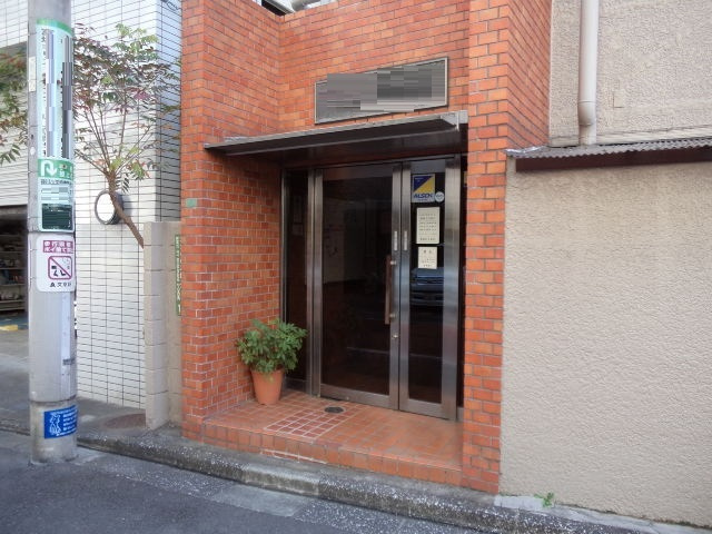 小石川コーポビアネーズのエントランス