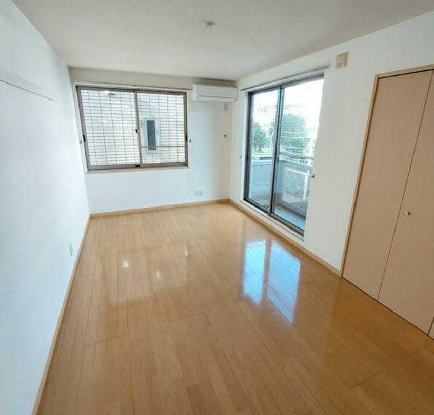 メゾンボヌール東が丘　最上階　角部屋　独立洗面台の居間・リビング